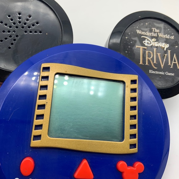 Disney The Wonderful World of Disney Character Trivia Electronic Handheld Game - Picture 10 of 14